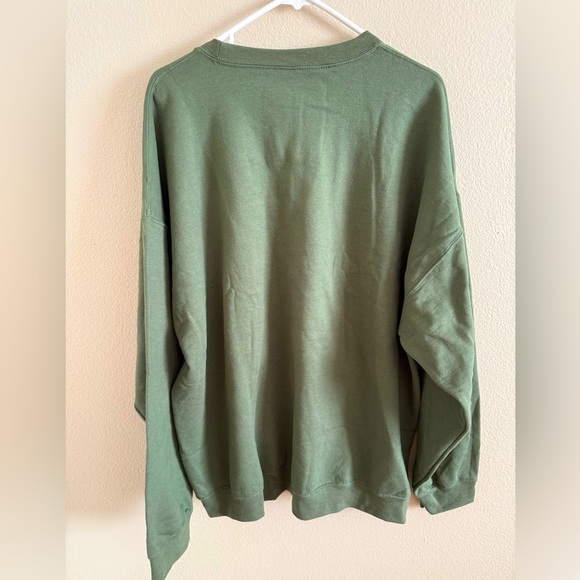 Earthbound NWT Army Green Skull Butterfly Crewneck Sweatshirt size XXL - Picture 3 of 3